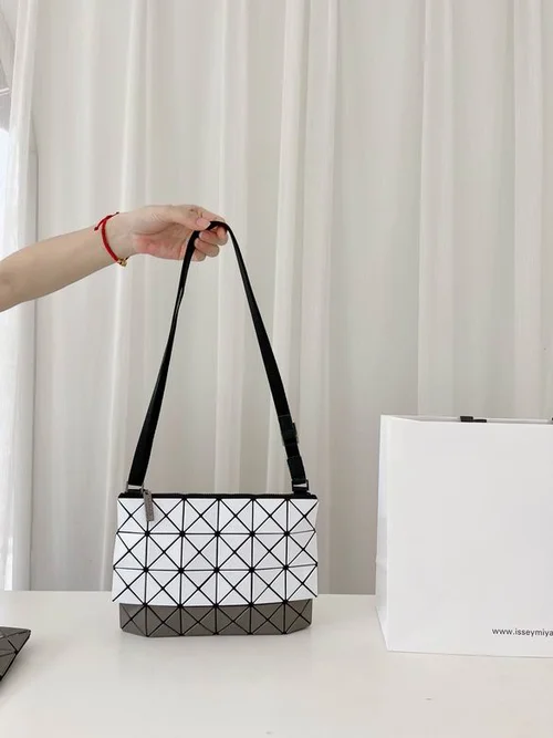 11 Issey Miyake Messenger Bag Medium Women Luxury Pleated