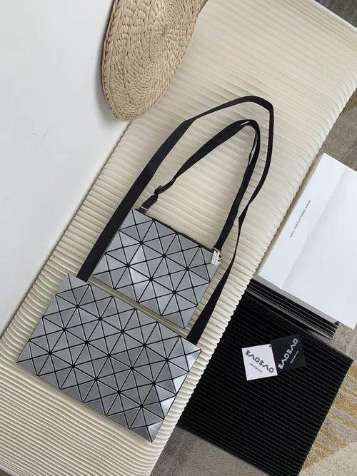 11 Issey Miyake Messenger Bag Medium Women Luxury Pleated