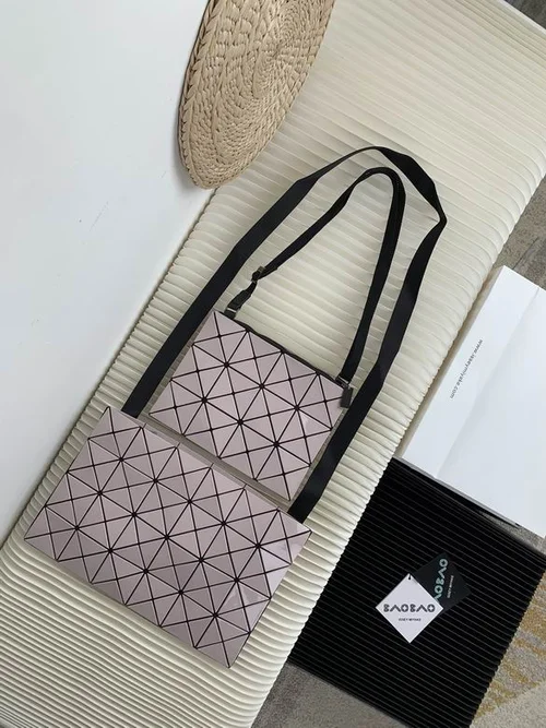 11 Issey Miyake Messenger Bag Medium Women Luxury Pleated