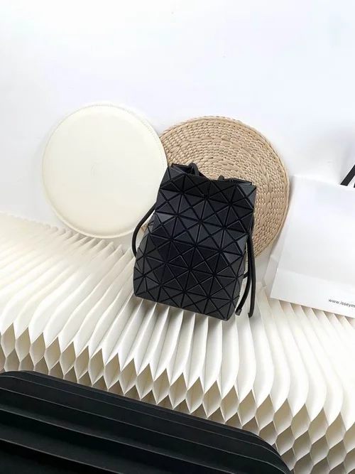 11 Issey Miyake Messenger Bag Medium Women Luxury Pleated