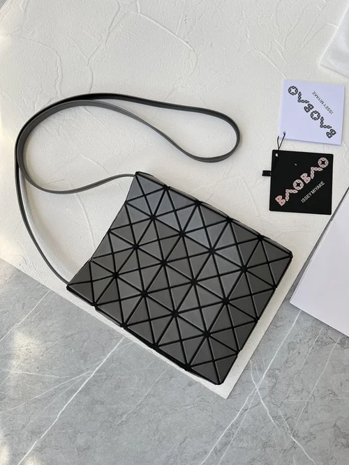 11 Issey Miyake Messenger Bag Medium Women Luxury Pleated