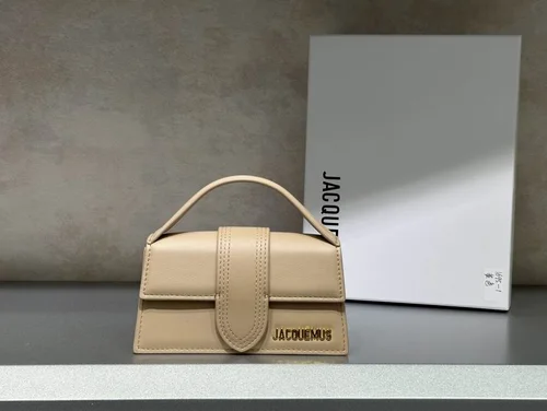 11 Jacquemus Handbag Medium Women Luxury Leather Designer
