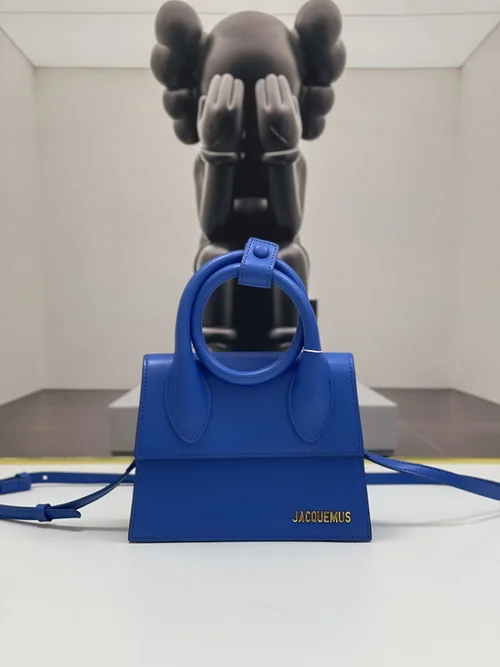 11 Jacquemus Handbag Medium Women Luxury Leather Designer