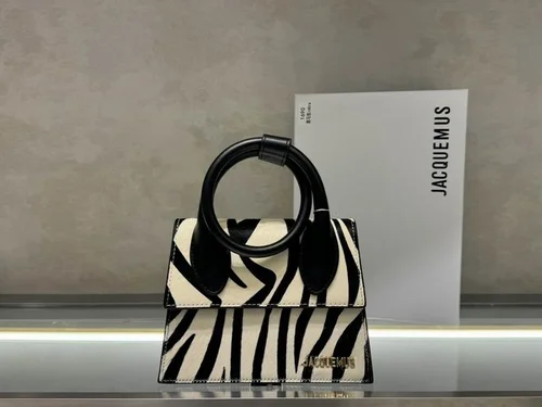 11 Jacquemus Handbag Medium Women Luxury Leather Designer