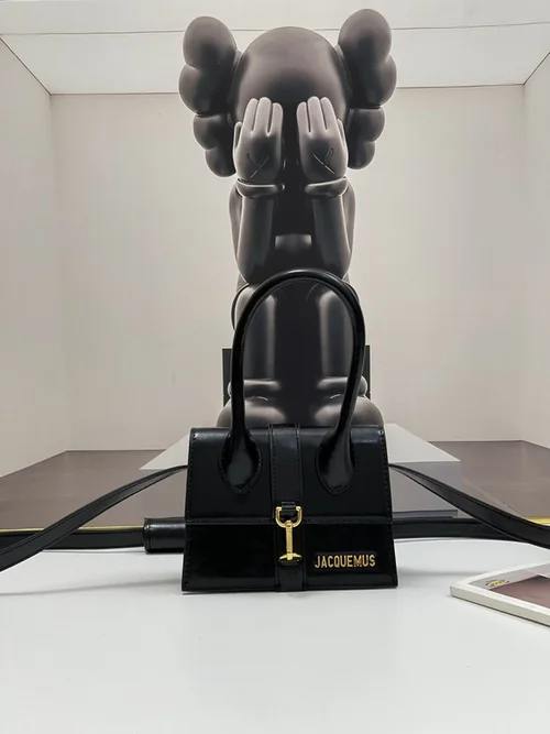 11 Jacquemus Handbag Medium Women Luxury Leather Designer