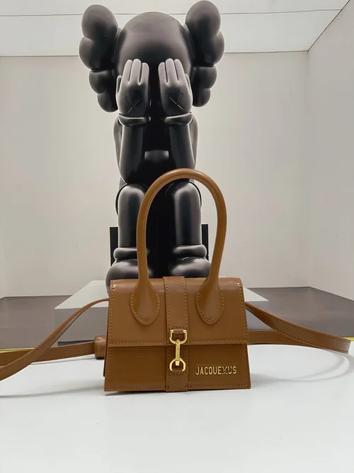 11 Jacquemus Handbag Medium Women Luxury Leather Designer