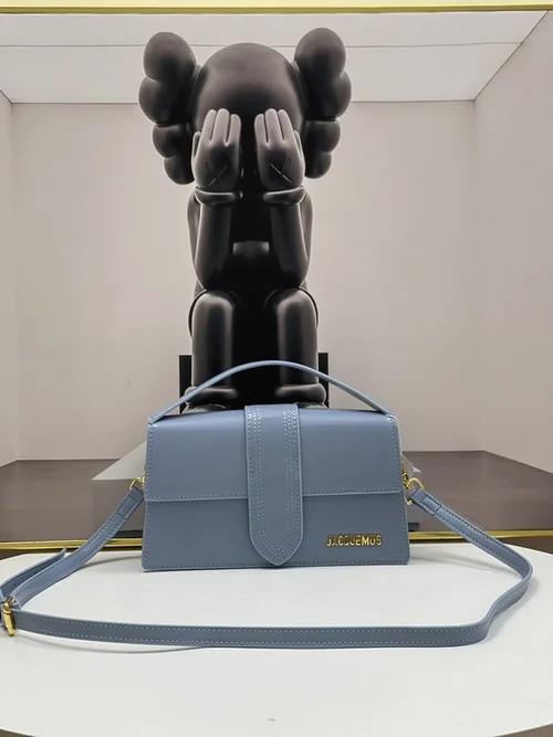 11 Jacquemus Handbag Medium Women Luxury Leather Designer