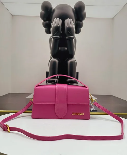 11 Jacquemus Handbag Medium Women Luxury Leather Designer