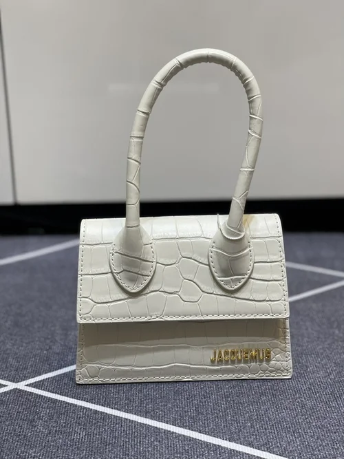 11 Jacquemus Handbag Medium Women Luxury Leather Designer