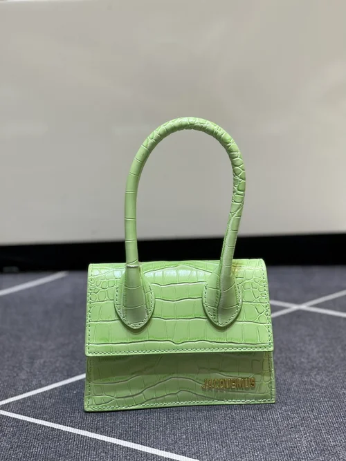 11 Jacquemus Handbag Medium Women Luxury Leather Designer