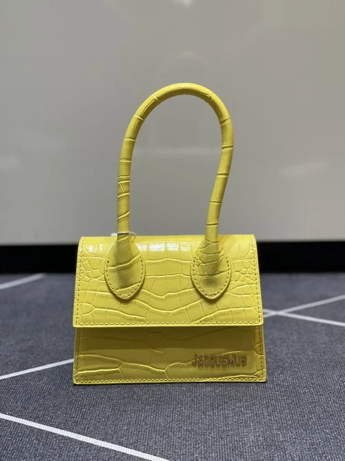 11 Jacquemus Handbag Medium Women Luxury Leather Designer