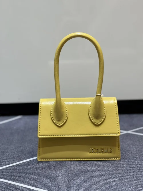 11 Jacquemus Handbag Medium Women Luxury Leather Designer