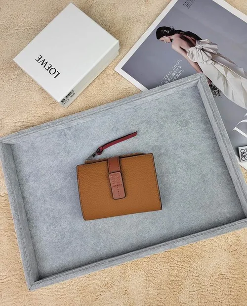 11 Loewe Women's Wallet Luxury Anagram Leather Designer