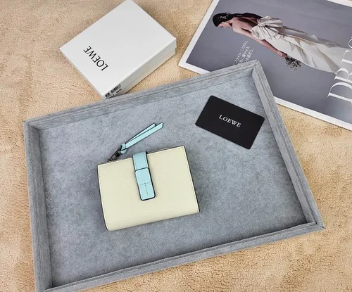 11 Loewe Women's Wallet Luxury Anagram Leather Designer