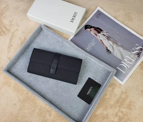 11 Loewe Women's Wallet Luxury Anagram Leather Designer