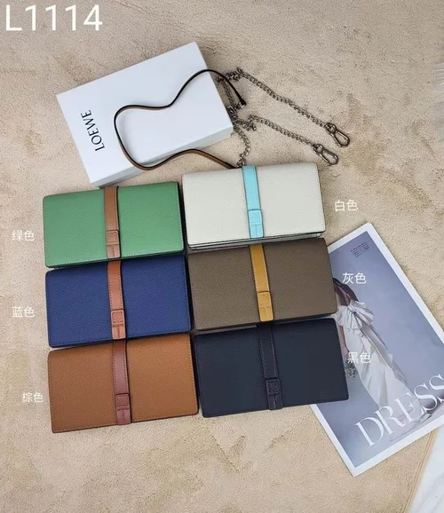 11 Loewe Women's Wallet Luxury Anagram Leather Designer