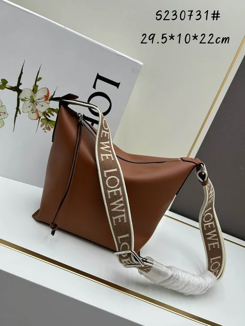 11 Loewe Women's Shoulder Bags Luxury Anagram Collection