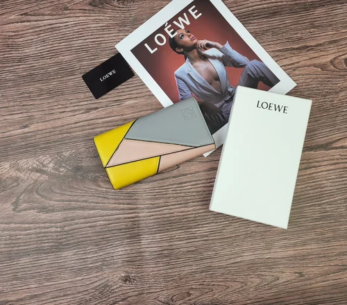 11 Loewe Women's Wallet Luxury Anagram Leather Designer