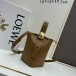11 Loewe Pebble Bucket Bag Small Women Luxury Leather