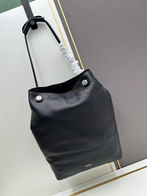 11 Loewe Pebble Hobo Handbag Medium Women Luxury Leather