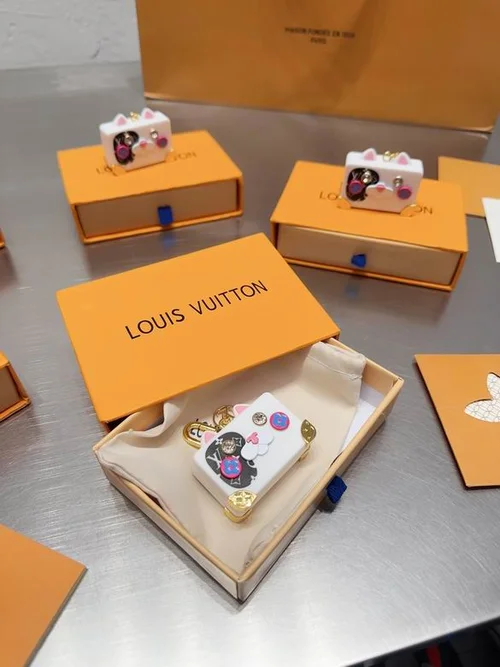 11 Louis Vuitton Original Accessories Authentic Monogram Collection