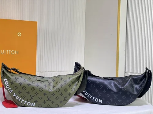 11 Louis Vuitton Original Waistbag Authentic Monogram Canvas