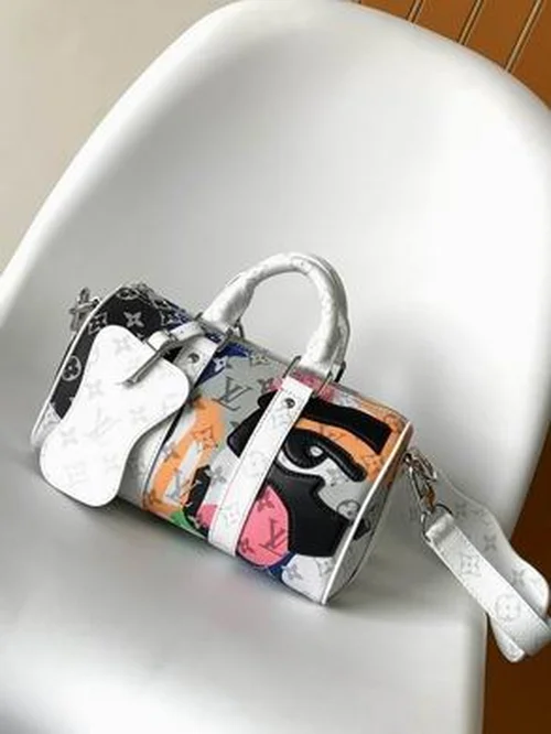 11 Louis Vuitton Original Large Travel Bag Authentic Monogram Canvas