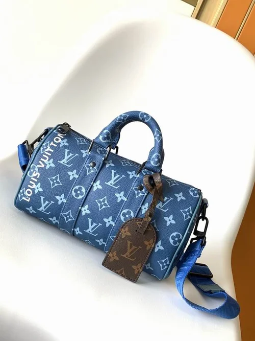 11 Louis Vuitton Original Large Travel Bag Authentic Monogram Canvas