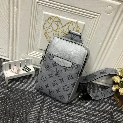 11 Louis Vuitton Original Waistbag Authentic Monogram Canvas