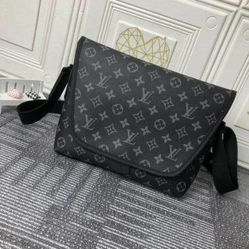 11 Louis Vuitton Original Waistbag Authentic Monogram Canvas