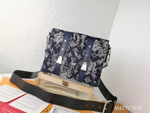 11 Louis Vuitton Original Waistbag Authentic Monogram Canvas