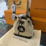 11 Louis Vuitton Original Bucket Bag Authentic Monogram Canvas