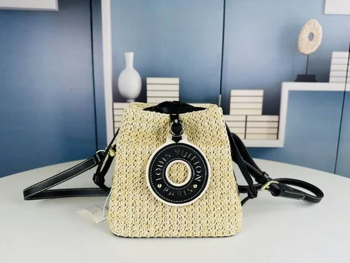 11 Louis Vuitton Original Bucket Bag Authentic Monogram Canvas