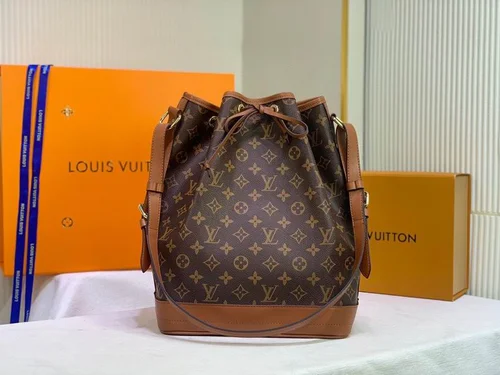 11 Louis Vuitton Original Bucket Bag Authentic Monogram Canvas