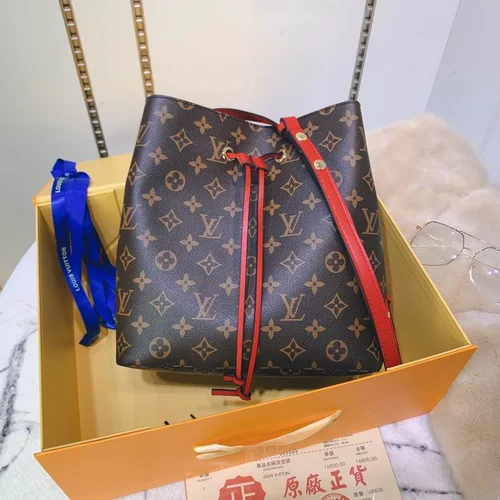 11 Louis Vuitton Original Bucket Bag Authentic Monogram Canvas
