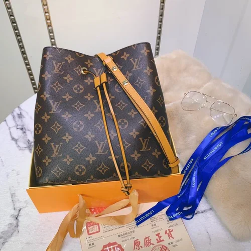11 Louis Vuitton Original Bucket Bag Authentic Monogram Canvas