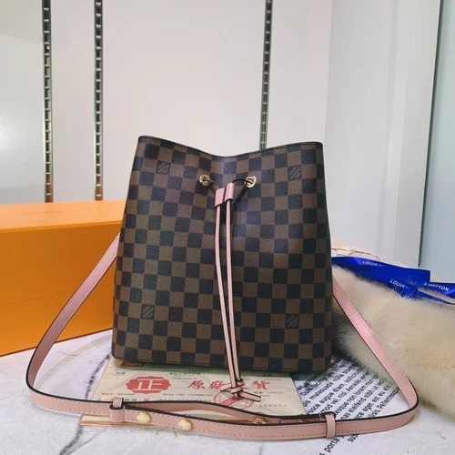11 Louis Vuitton Original Bucket Bag Authentic Monogram Canvas