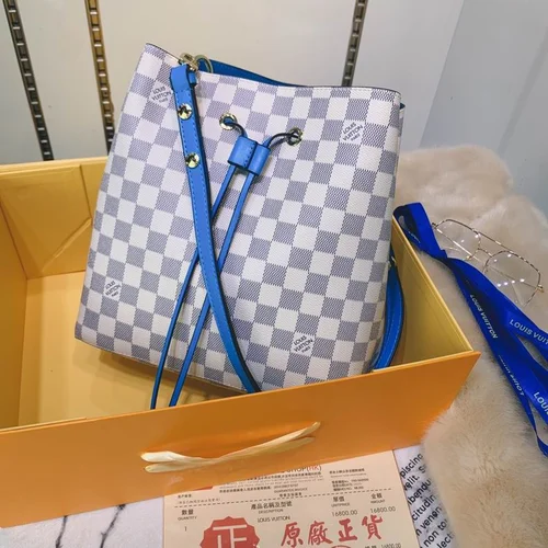 11 Louis Vuitton Original Bucket Bag Authentic Monogram Canvas