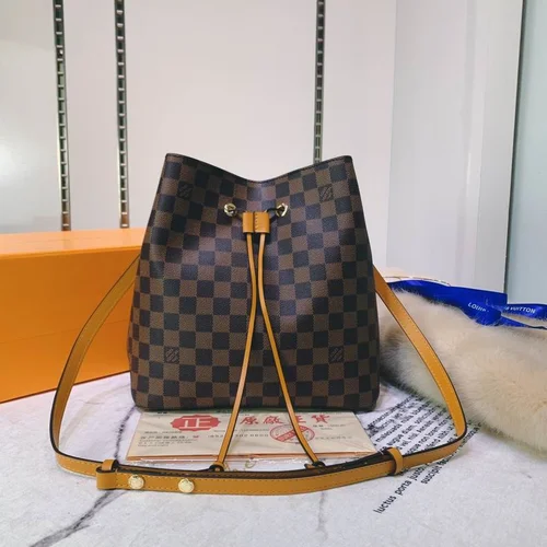 11 Louis Vuitton Original Bucket Bag Authentic Monogram Canvas