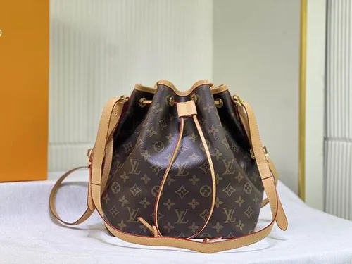 11 Louis Vuitton Original Bucket Bag Authentic Monogram Canvas