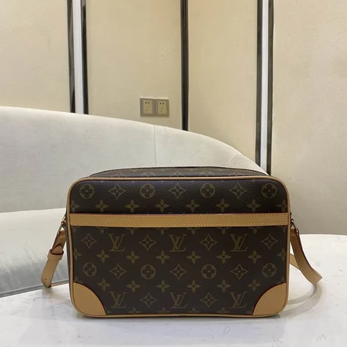 Louis Vuitton Original Camera Bag Authentic Monogram Canvas