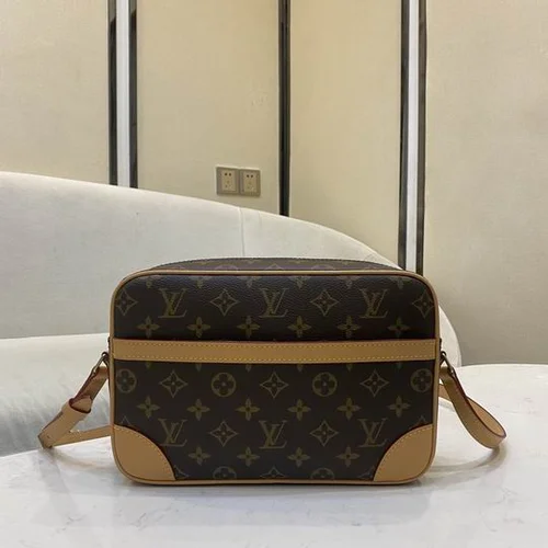 Louis Vuitton Original Camera Bag Authentic Monogram Canvas
