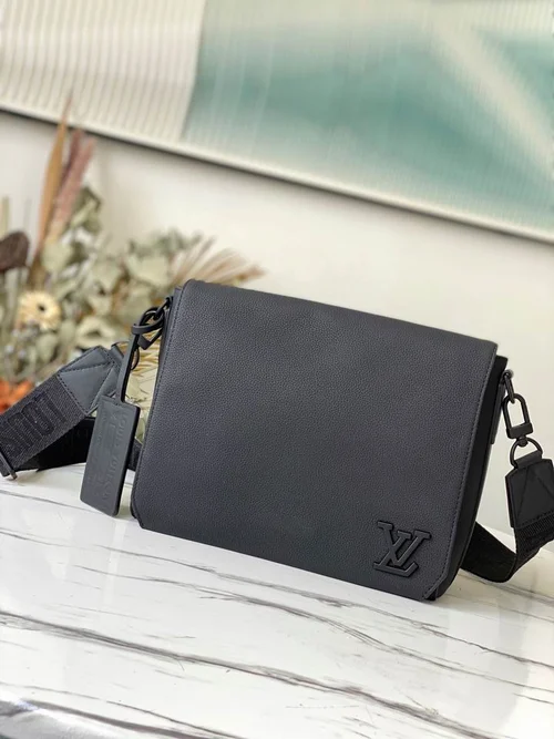 Louis Vuitton Original Messenger Bags Authentic Monogram Canvas