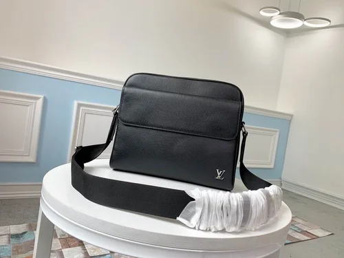 Louis Vuitton Original Messenger Bags Authentic Monogram Canvas