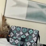 Louis Vuitton Original Messenger Bags Authentic Monogram Canvas