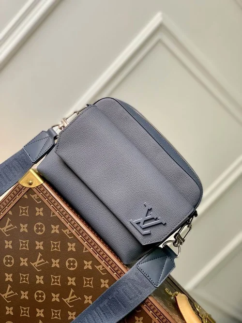 Louis Vuitton Original Messenger Bags Authentic Monogram Canvas