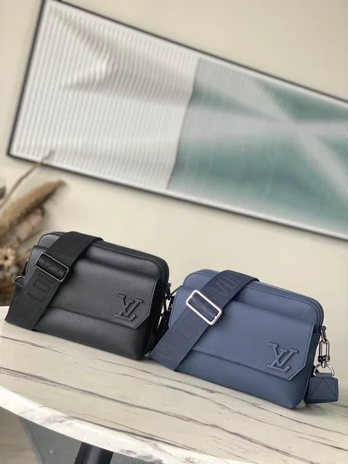 Louis Vuitton Original Messenger Bags Authentic Monogram Canvas