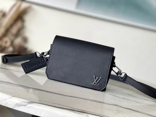 Louis Vuitton Original Messenger Bags Authentic Monogram Canvas