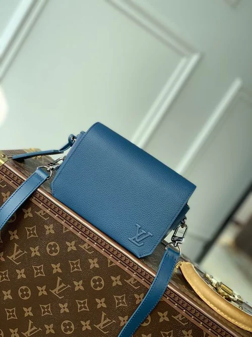 Louis Vuitton Original Messenger Bags Authentic Monogram Canvas