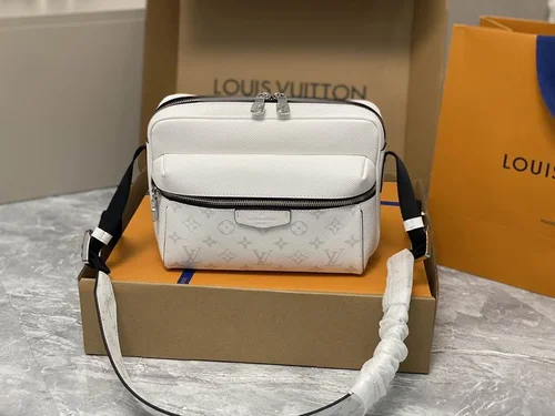 Louis Vuitton Original Messenger Bags Authentic Monogram Canvas